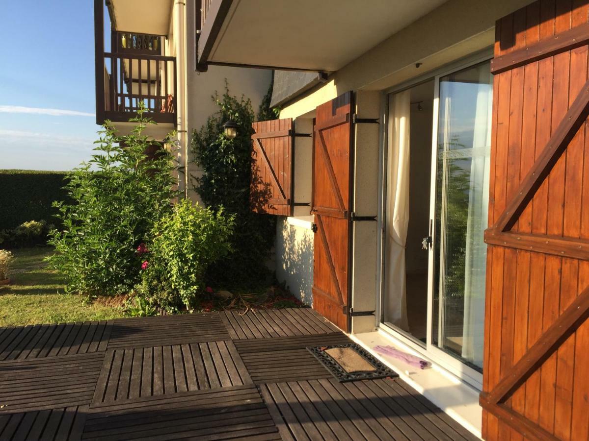 Grand Rez De Jardin-Terrasse Avec Vue Sur La Mer - 2 Chambres บลอนวิลล์-ซัวร์-แมร์ ภายนอก รูปภาพ